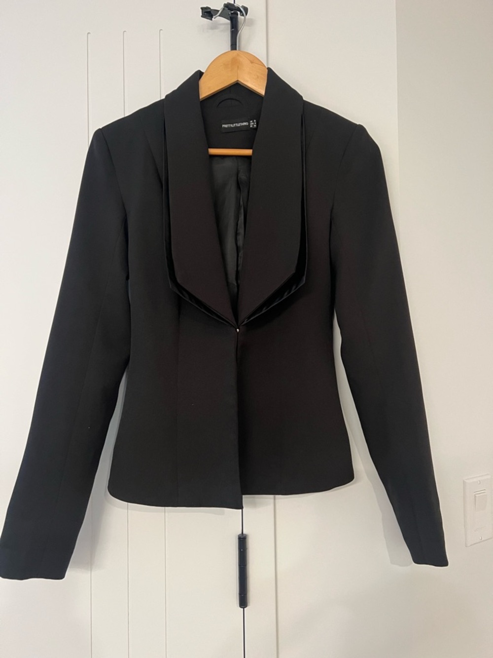 PrettyLittleThing Black Shawl Collar Blazer